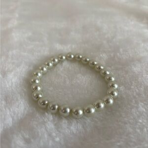 Classic Pearl Stretch Bracelet - White